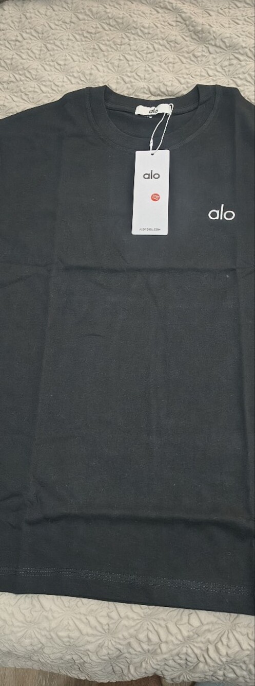 ALO Yoga Men’s Shirt